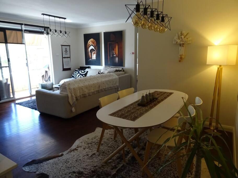 Sunny 2 Bed Restaurants Beach At Door Pets O.K Sidney Exterior foto